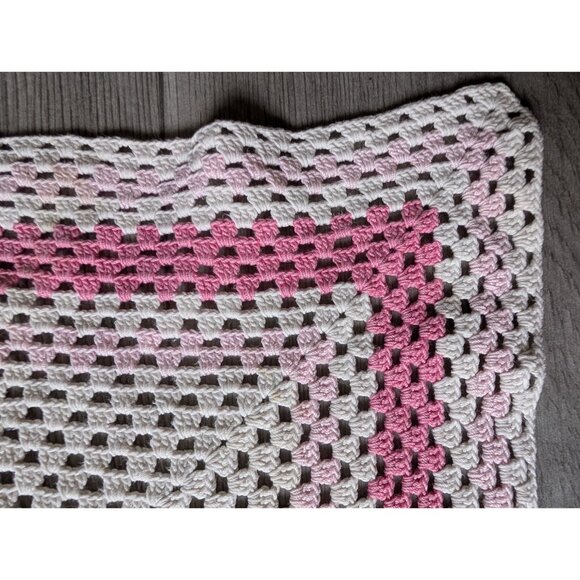 Handmade Crochet Square Tablecloth With Pink Rose Floral Centerpiece - Picture 3 of 5
